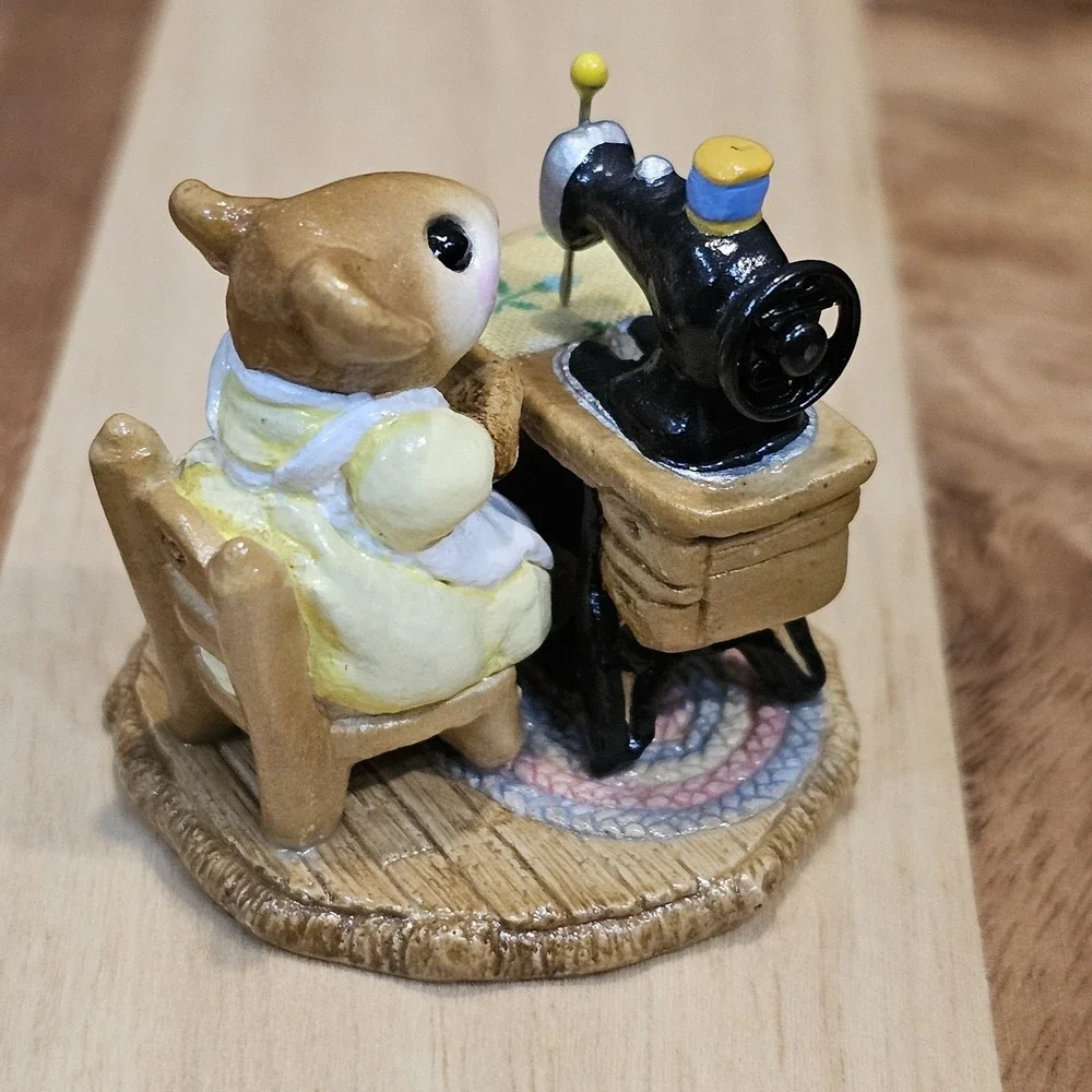 Wee Forest Folk Miss Bobbin Yellow Retired No‎ Box, Signed Annette Petersen M-40